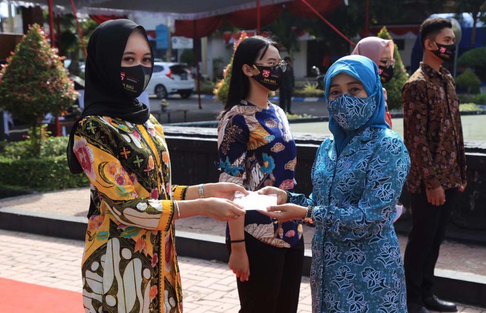 Pemkab Ponorogo bagikan masker gratis
