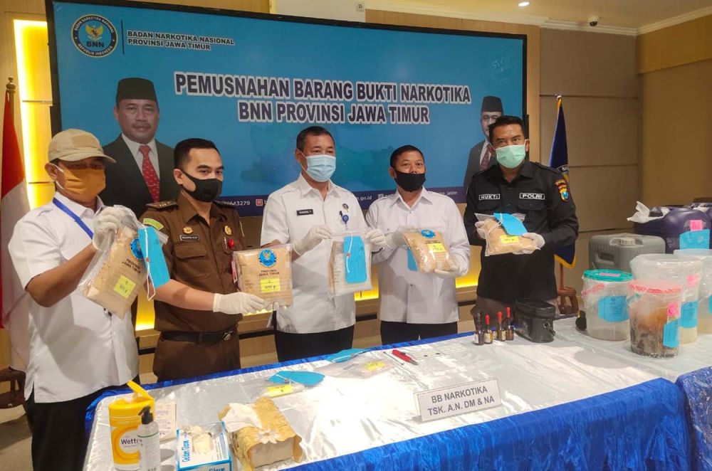 Barang bukti narkoba yang dimusnahkan di Kantor BNNP Jatim 