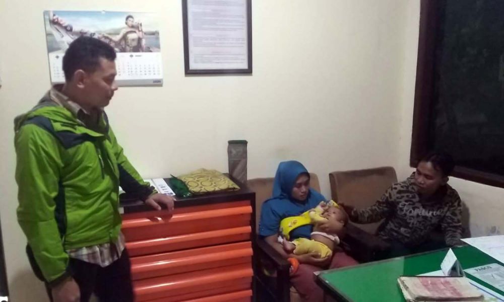 Bayi yang diculik berhasil direbut kembali oleh ayahnya