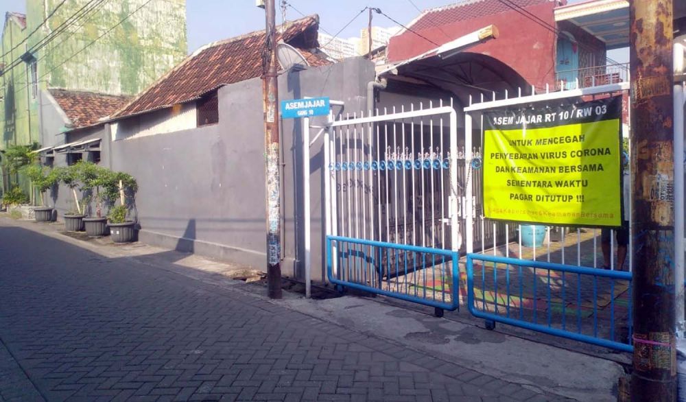 Akses masuk ke rumah Pemred BBTSV di Surabaya