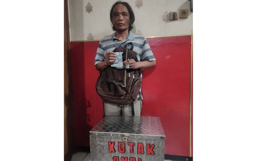 Pemulung pencuri uang kotak amal masjid empat kali diamankan di Mapolsek Kenjeran, Surabaya