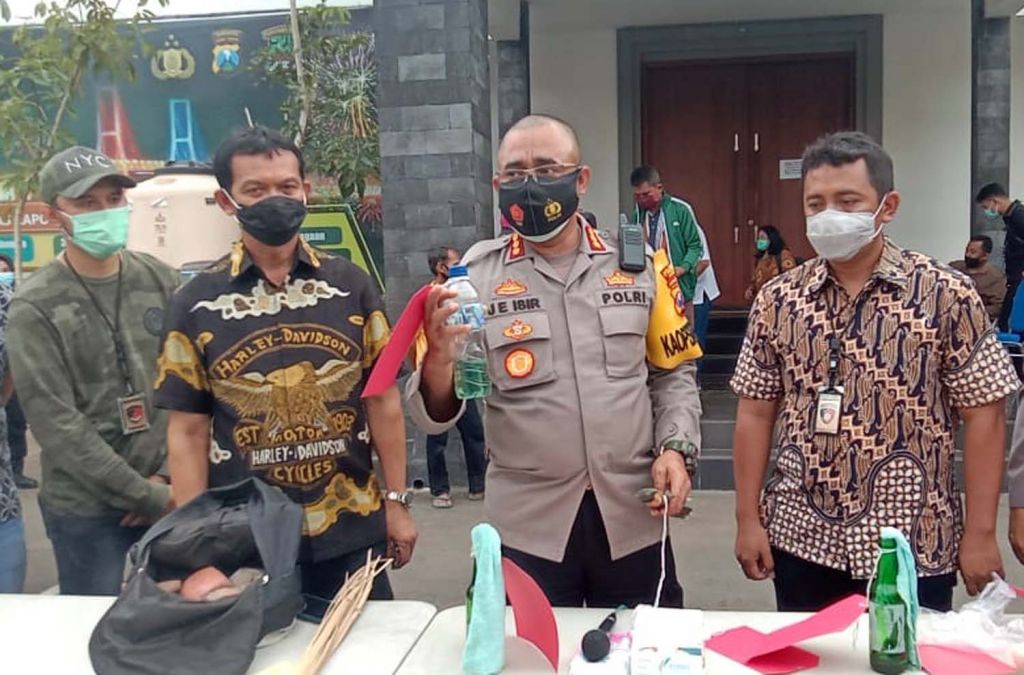 14 Orang Tersangka Demo Rusuh Surabaya, Parang hingga Molotov Disita