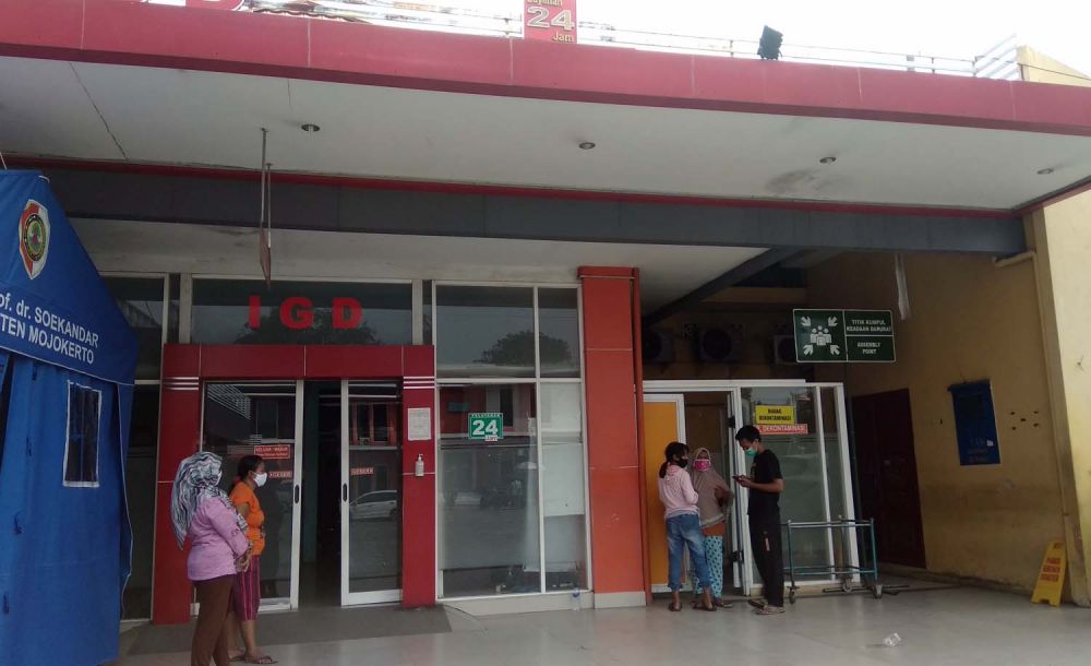 Tega! Suami di Mojokerto Tusuk Istri dan Anak Tirinya