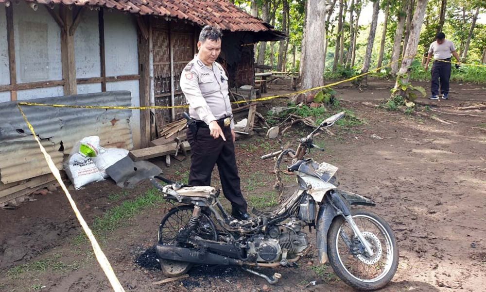 Motor korban yang dibakar ketiga pelaku