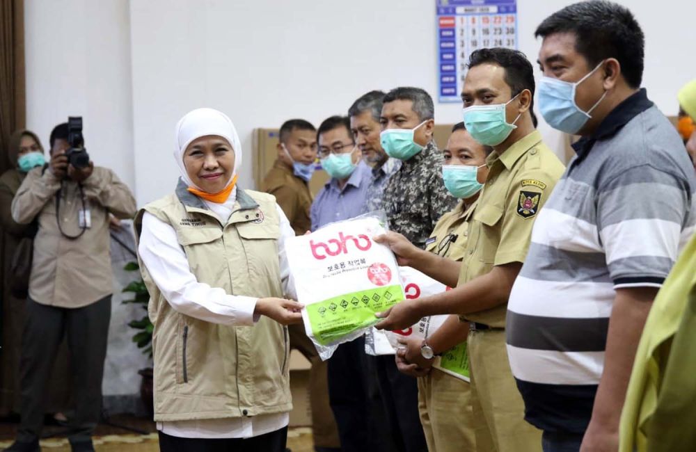 Pengiriman APD untuk 64 rumah sakit rujukan Covid-19 di Jatim