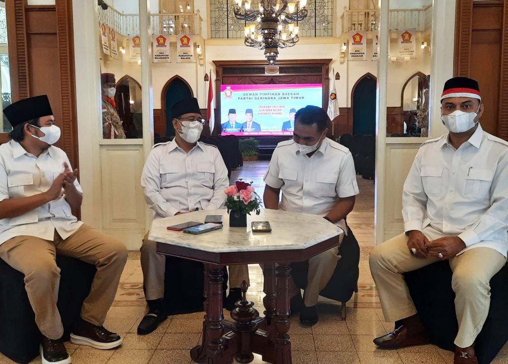 Ketua Gerindra Jatim, Anwar Sadad bersama sekretaris, bendahara dan wakil ketua bidang organisasi, kaderisasi dan keanggotaan