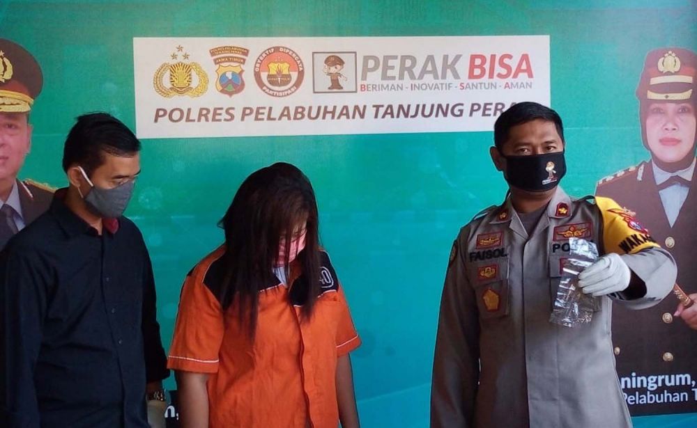 Saropa (tengah), perempuan penipu bocah SD di Randu Agung, Kenjeran, Surabaya yang sempat dikira penculik
