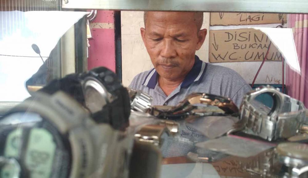 Imron, sang 'Penjaga Mesin Waktu' di Banyuwangi