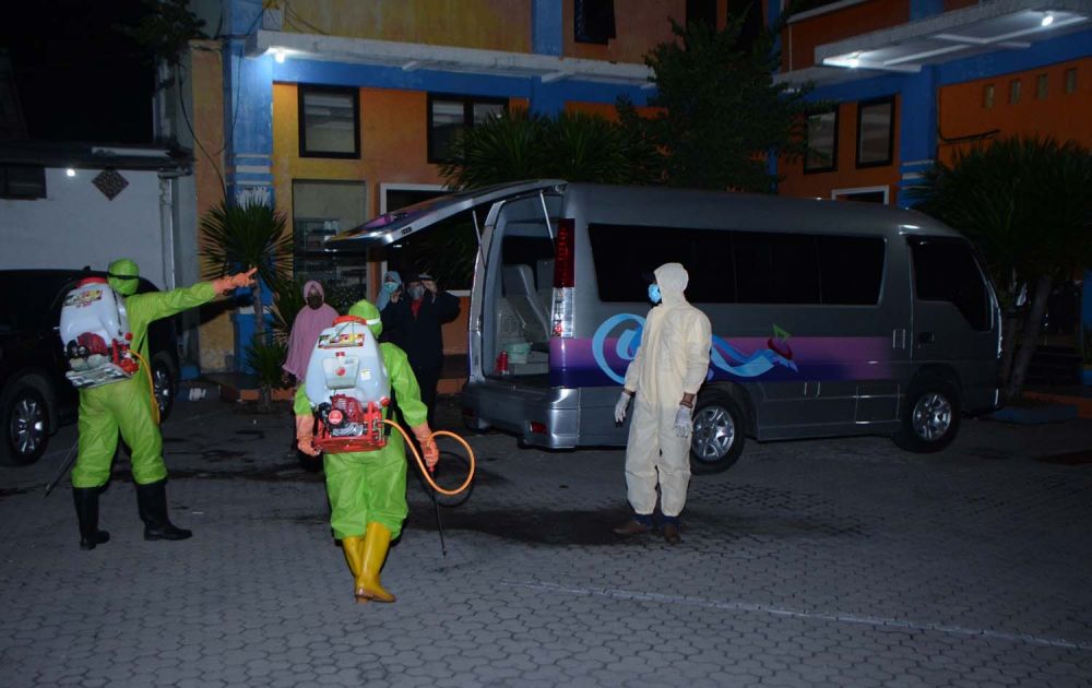 Cerita Penjemputan Warga Positif Covid-19 di Situbondo