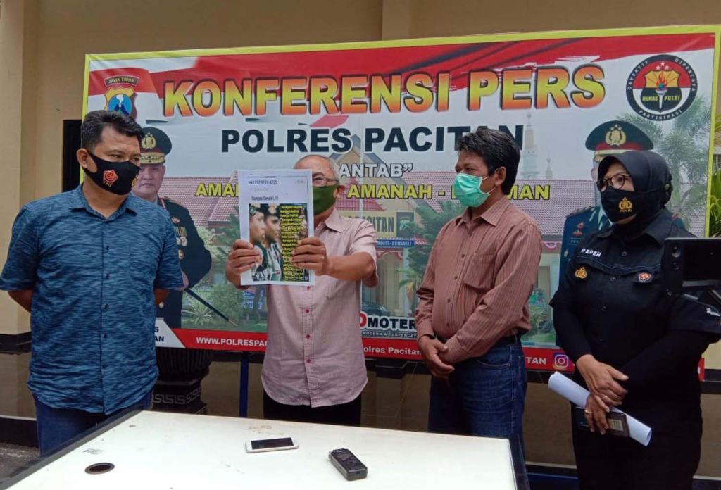 Pensiunan PNS penghina polisi minta maaf di Mapolres Pacitan