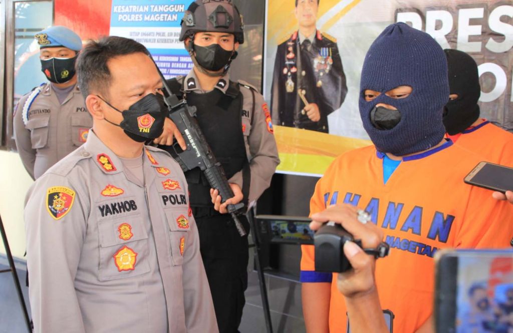 Tak Terima Diputus Cinta, Pria ini Sebar Video Mesumnya Bersama Pacar