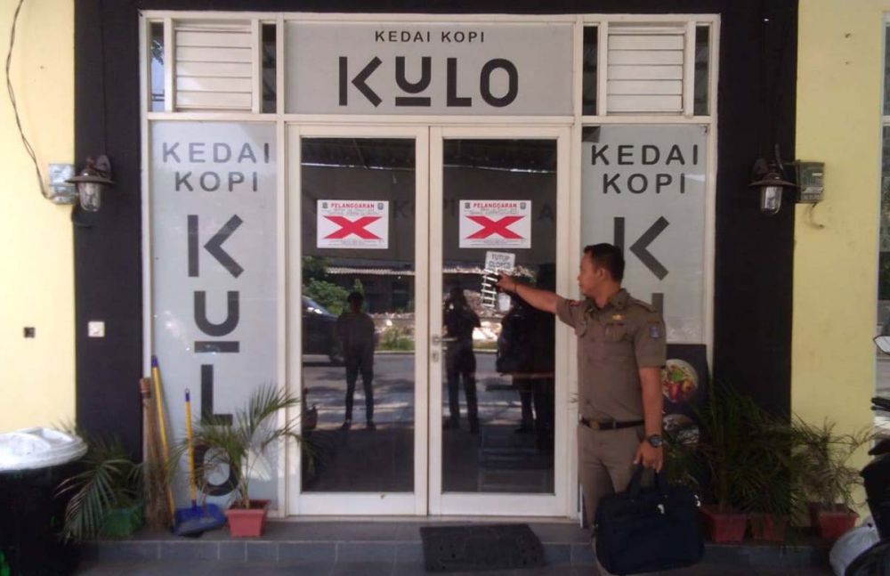 Kedai Kopi Kulo yang disegel Satpol PP Kota Surabaya