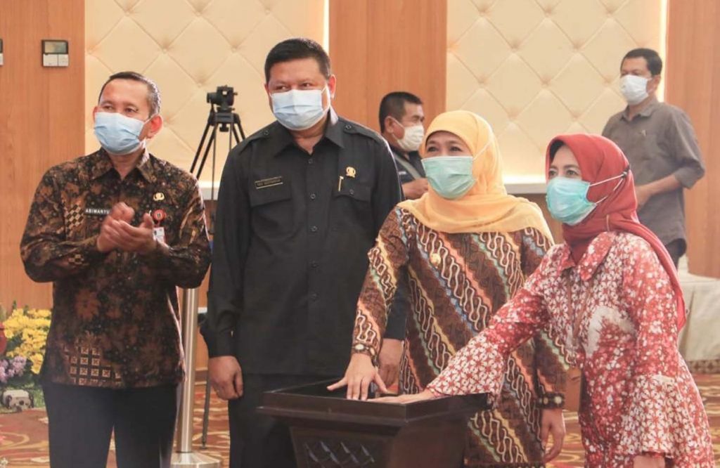 Gubernur Khofifah Indar Parawansa saat peresmian dan launching di kantor BPSDM Jatim