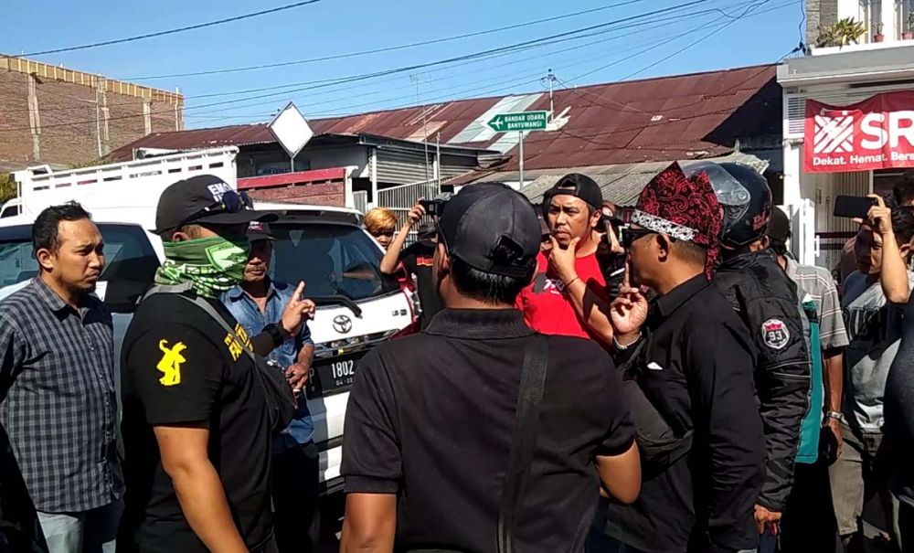Para ojol dan opang di Rogojampi, Banyuwangi berseteru akibat titik penjemputan penumpang kereta api
