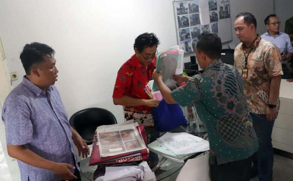 Unit Harda Satreskrim Polrestabes Surabaya menelusuri aset tersangka MS dalam kasus perumahan fiktif berlabel syariah
