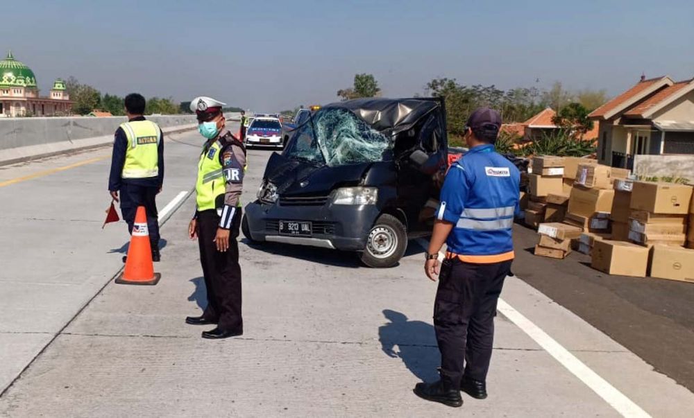Kondisi mobil pikap yang mengalami kecelakaan di Tol Probolinggo