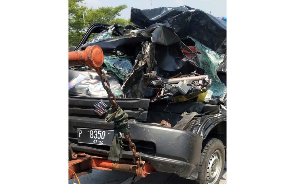 Pikap yang menabrak 'pantat' truk di Tol Gempol-Pasuruan