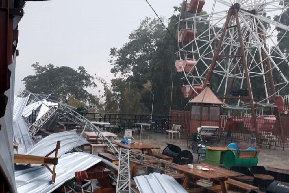 Kerusakan di Wahana Wisata Halal Ngopibareng Pintu Langit, Desa Ledug, Kecamatan Prigen, Kabupaten Pasuruan