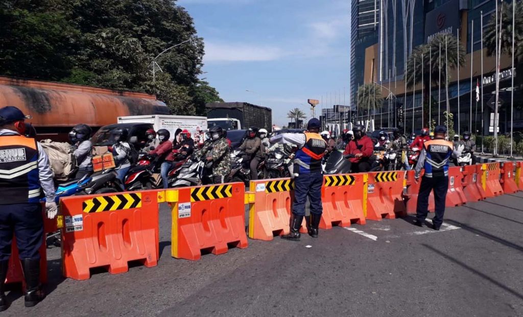 Penutupan pintu masuk Surabaya di depan Cito