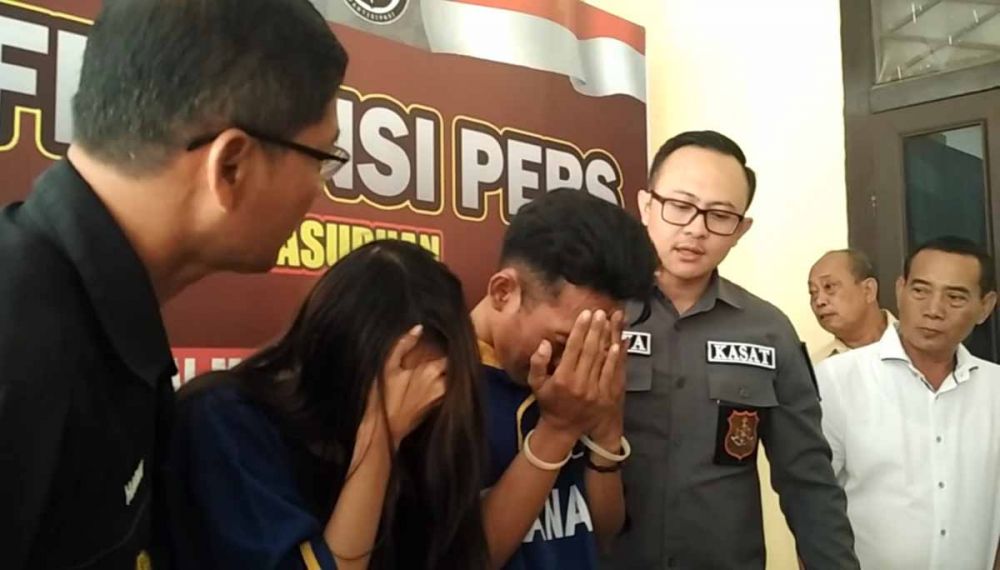 Polisi gadungan dan istrinya yang dijadikan umpan diamankan di Mapolres Pasuruan