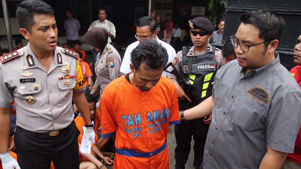 Residivis jambret saat digelendang ke Mapolres Tanjung Perak