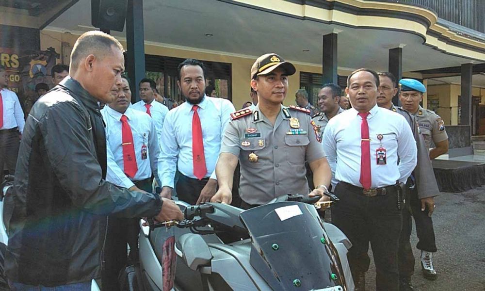 Terima Kasih! Polisi Kembalikan 13 Motor Curian ke Pemiliknya
