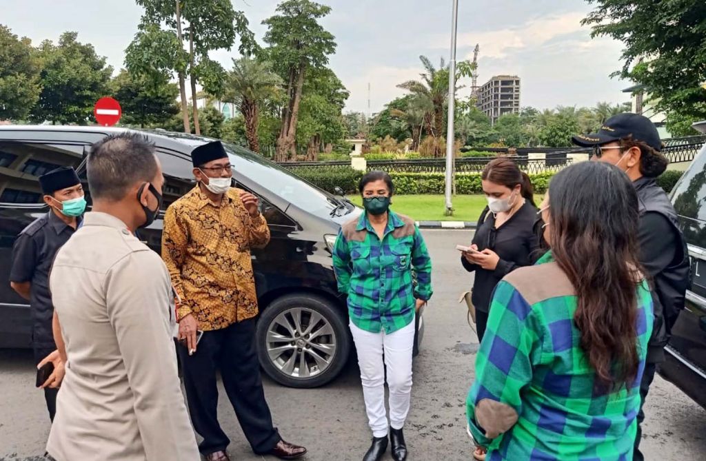 Pengurus Pusat Pordasi saat tiba di Mapolda Jatim