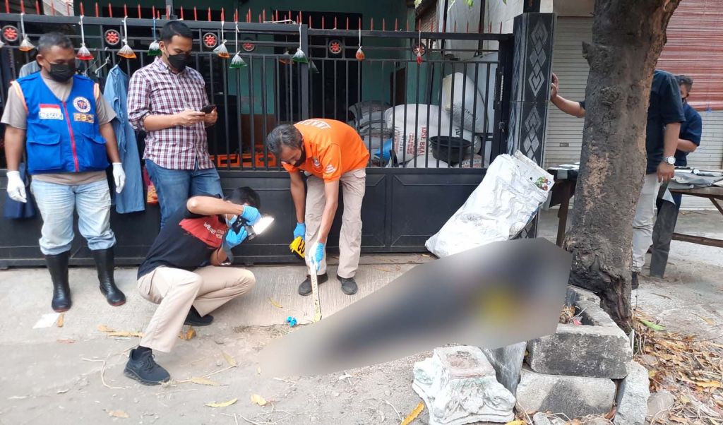 Polisi melakukan identifikasi kasus dugaan pembunuhan di Mojokerto