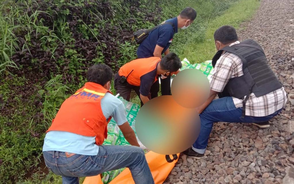 Proses evakuasi jenazah korban