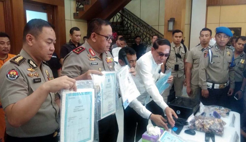 Polda Jatim Bongkar Produsen KTP Palsu Diduga untuk Pilkada