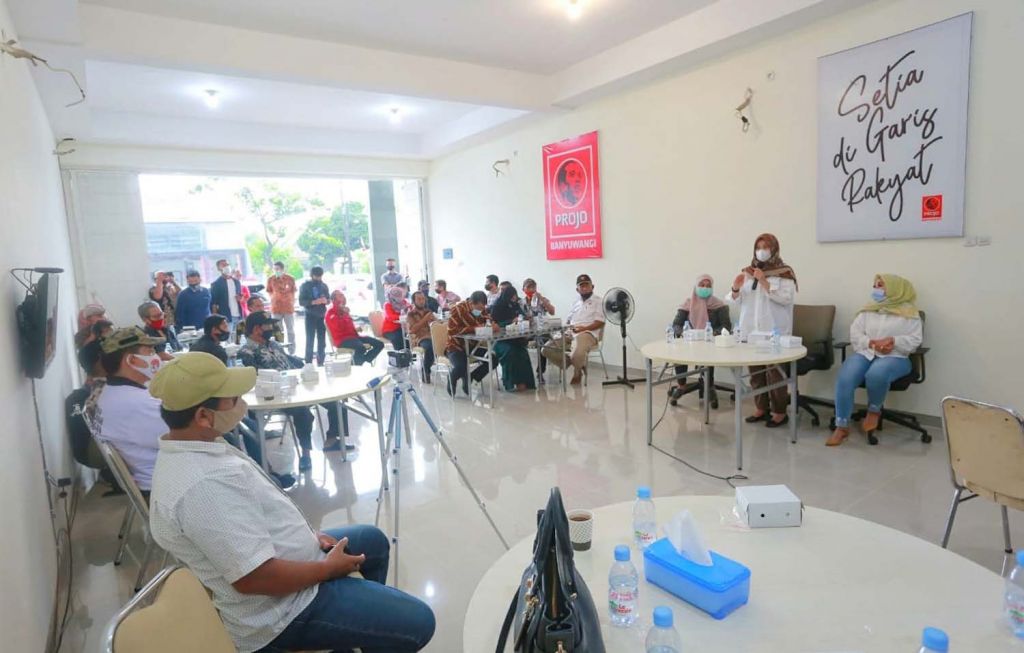 Calon Bupati Banyuwangi Ipuk Fiestiandani paparkan program Smart Kampung Plus