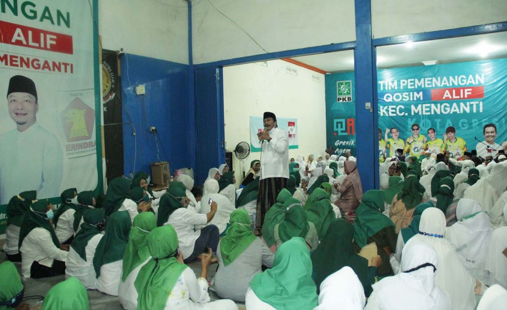 Calon Bupati Gresik saat bersholawat di Menganti