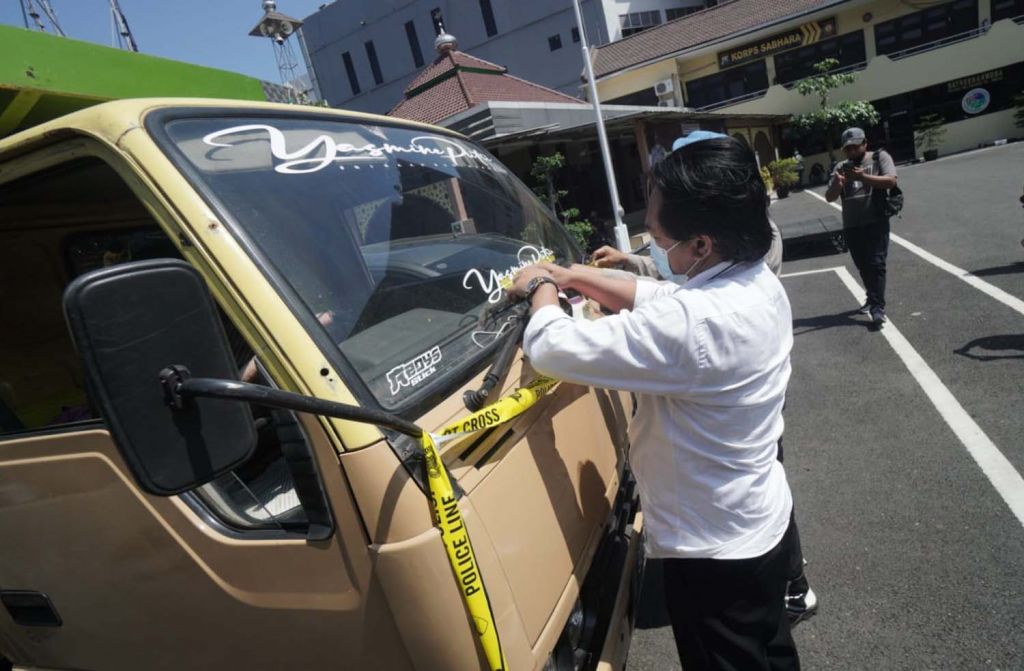 Komplotan Rampok Truk Beraksi di Jalan Demak Surabaya, Dua Pelaku Diringkus
