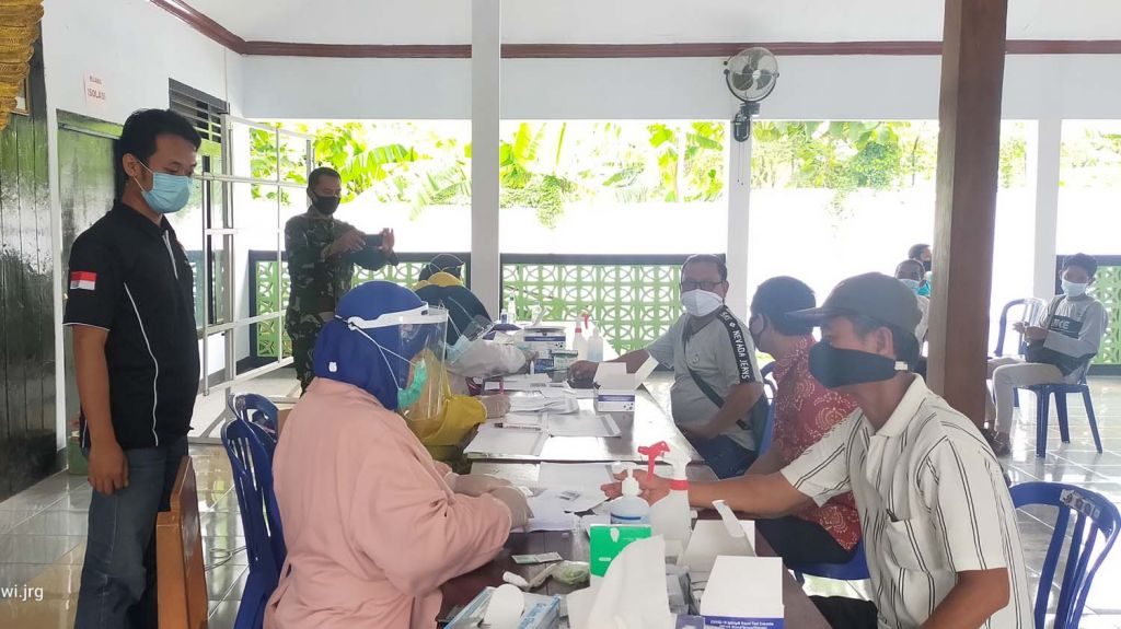 Rapid test untuk petugas KPPS di Ponoorogo