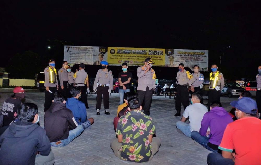 291 Pelanggar Jam Malam PSBB Sidoarjo Dirapid Test, 3 Orang Reaktif