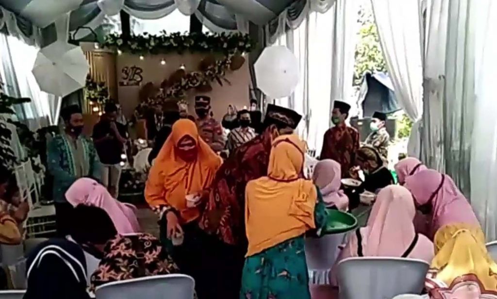 Polisi membubarkan resepsi pernikahan di Wungu, Madiun