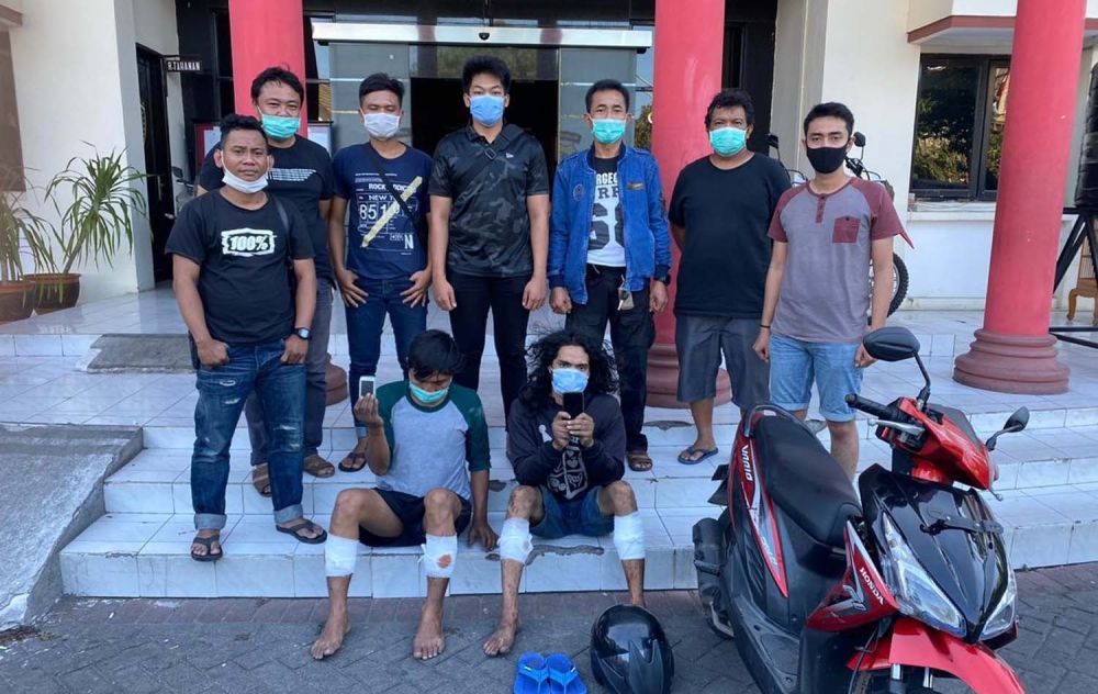 Tim Jatanras Polrestabes Surabaya menembak kaki dua bandit jalanan lima TKP