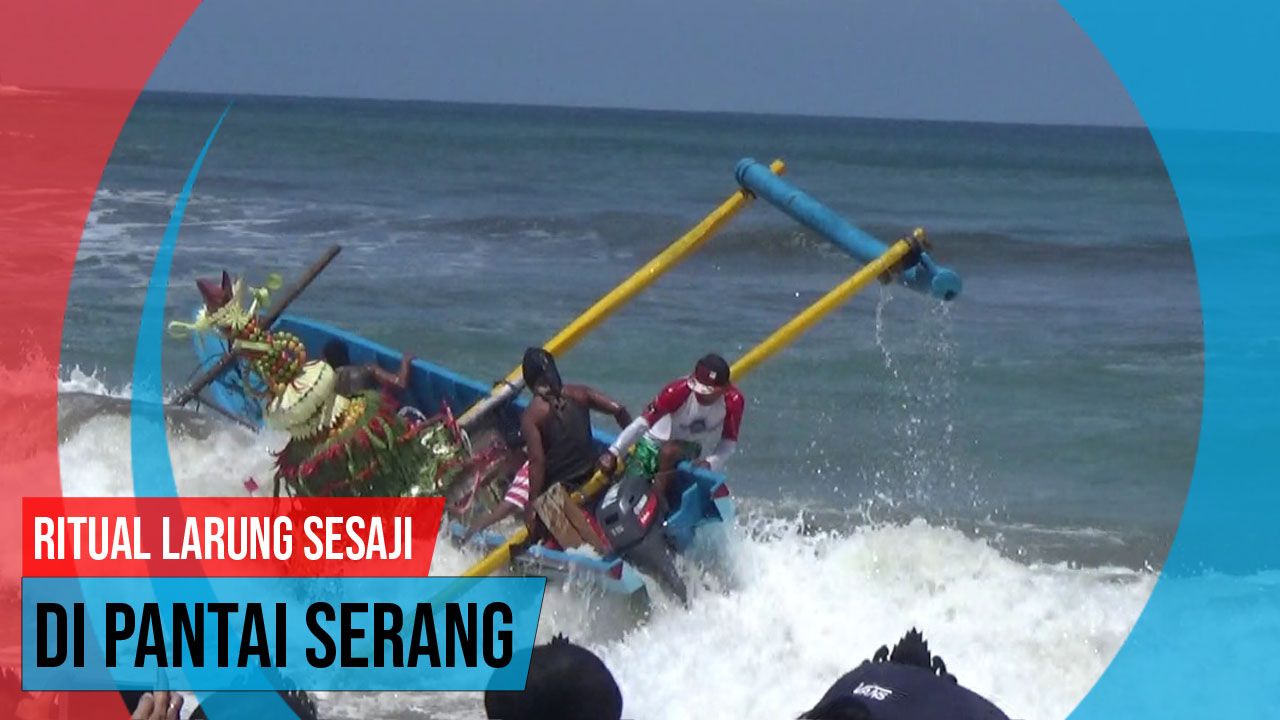Video: Ritual Larung Sesaji di Pantai Serang