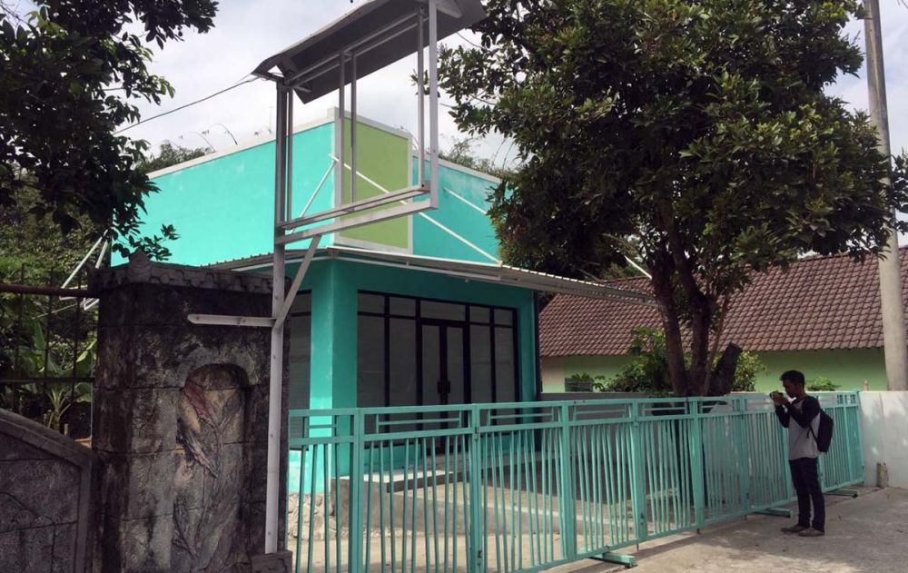 Rumah yang ditempati terduga teroris KJW dan keluarganya di Kelurahan Sentul, Kepanjen Kidul, Kota Blitar 