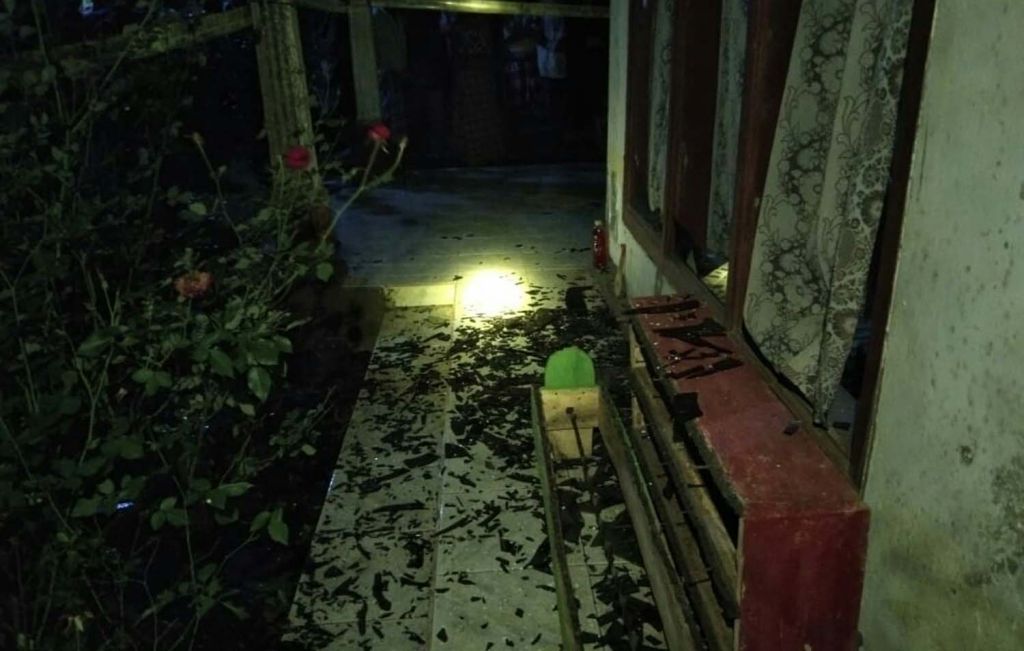 Rumah warga Probolinggo yang dilempar petasan oleh orang tak dikenal