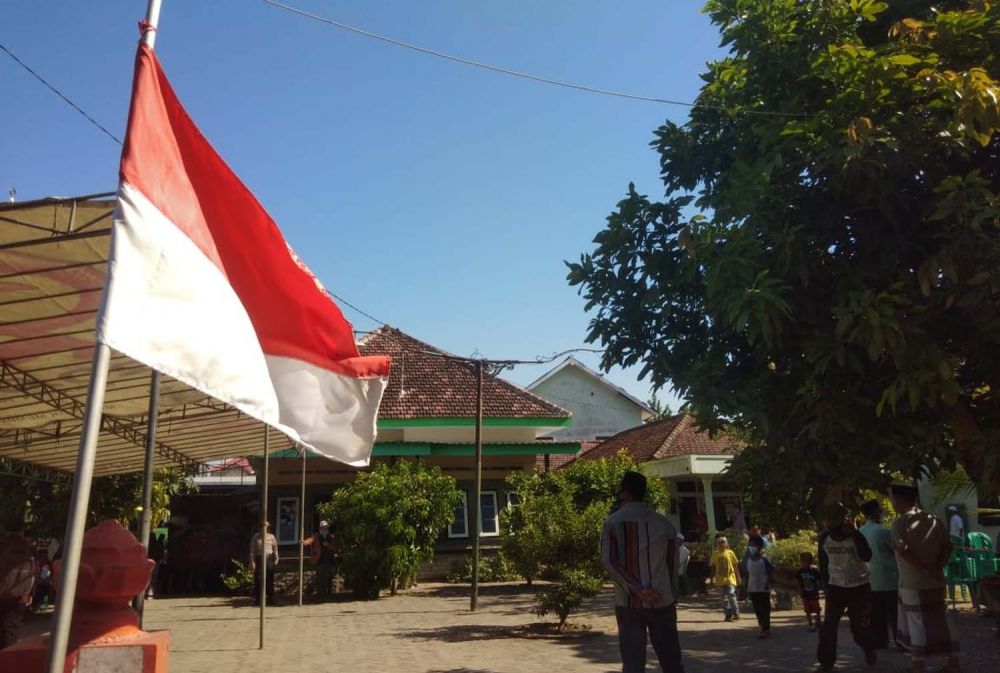 Jenazah Mantan Wali Kota Mojokerto Dimakamkan dengan Protokol Covid-19
