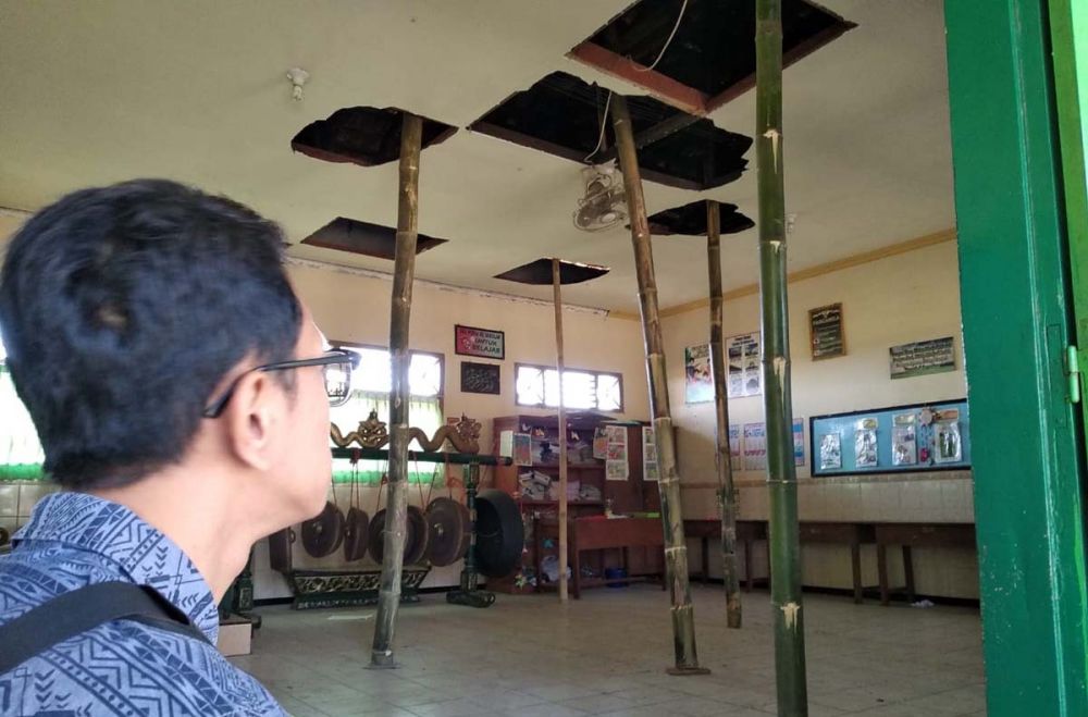 Kondisi atap ruang kelas 3 SDN 3 Balong Ponorogo 