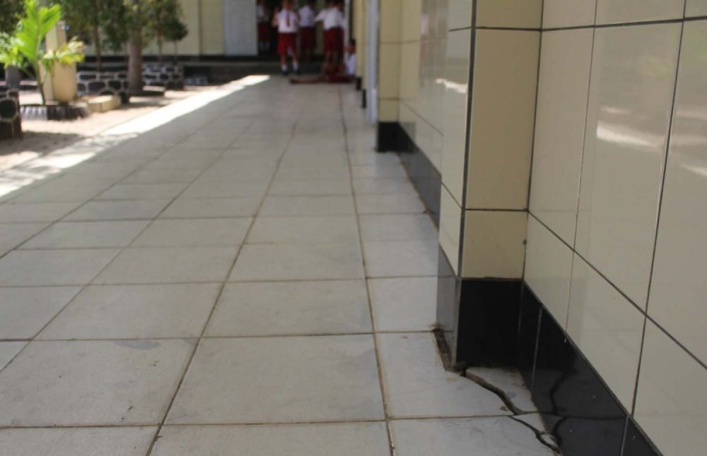 Salah satu gedung sekolah di Pacitan yang mengalami kerusakan akibat kemarau panjang 2019