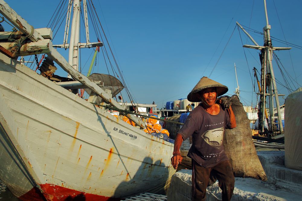 Samsuri, pemulung yang sukses mengantar anaknya menjadi sarjana (Foto: Sahlul Fahmi/jatimnow.com)