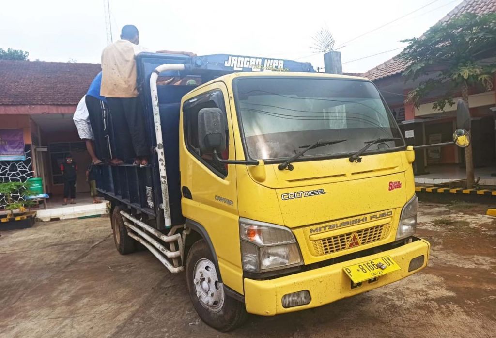 Truk yang dipakai mengangkut 6 ekor sapi curian diamankan polisi