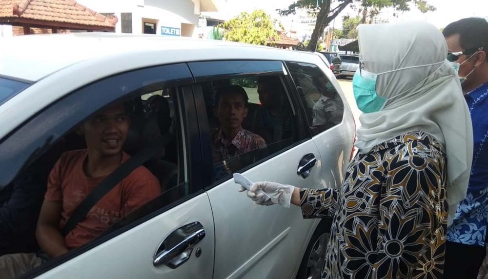 Tim Kesehatan Screening Semua Warga yang Masuk Kabupaten Probolinggo