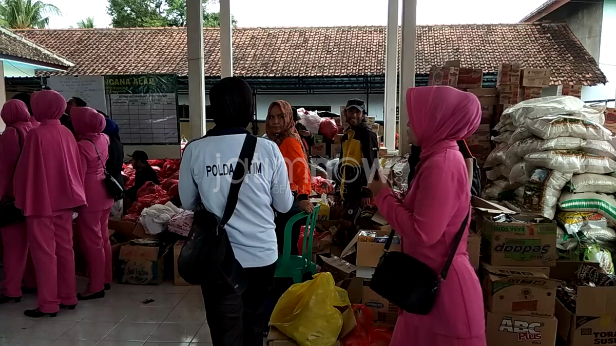 Bantuan terus mengalir untuk korban banjir./Foto: Hafiluddin Ahmad.