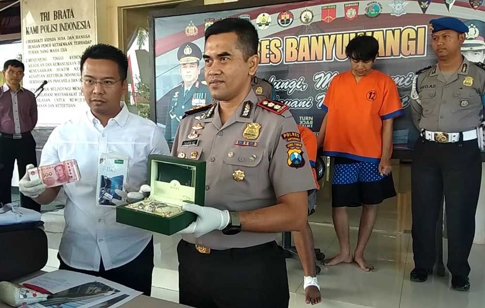 Dua tersangka curi uang dan perhiasan di Polres Banyuwangi