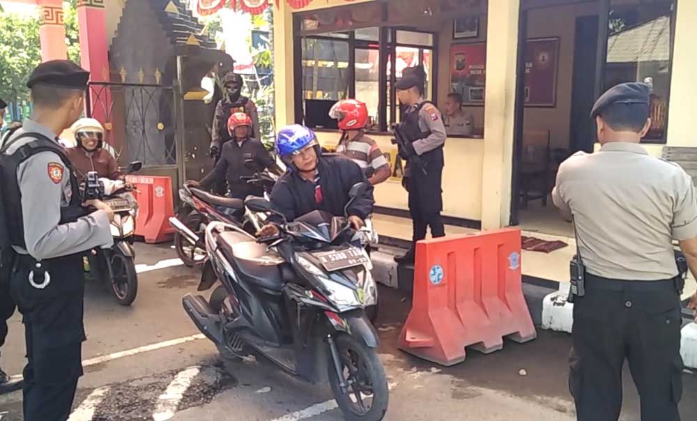 Antisipasi Penyerangan, Polisi Perketat Pengamanan di Pasuruan