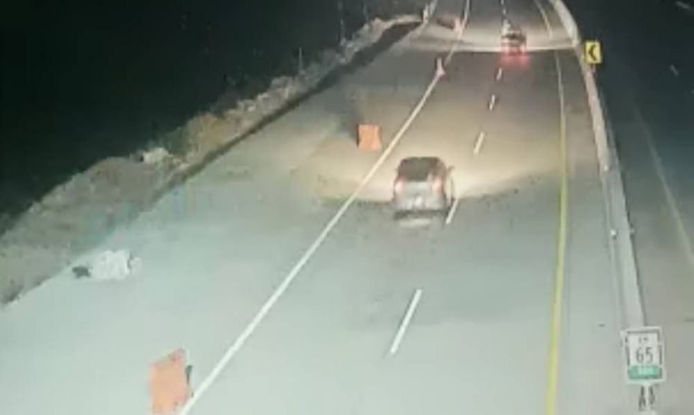 Screenshot video water barrier yang bergerak sendiri